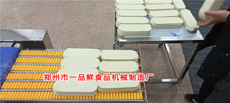 350型自動(dòng)疊皮燴面機(jī)(圖6) 350型自動(dòng)疊皮燴面機(jī)(圖6)