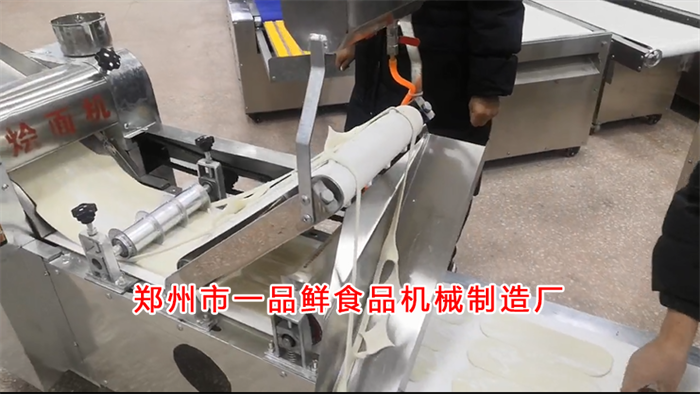 鞏義燴面館老板定購飯店燴面機(jī)(圖1) 鞏義燴面館老板定購飯店燴面機(jī)(圖1)