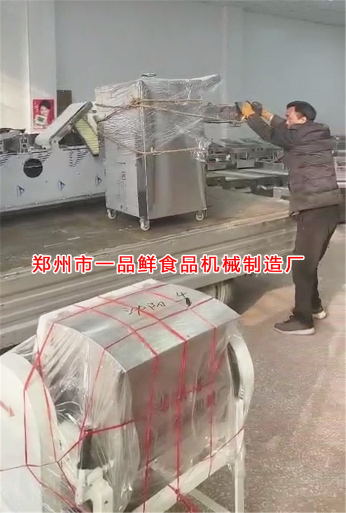 駐馬店客戶訂購的3型全套燴面機(jī)發(fā)貨啦(圖1) 駐馬店客戶訂購的3型全套燴面機(jī)發(fā)貨啦(圖1)