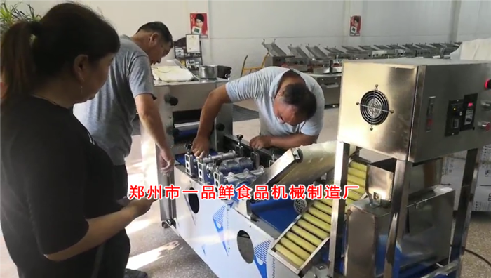 客戶學(xué)習(xí)操作燴面機 客戶學(xué)習(xí)操作燴面機